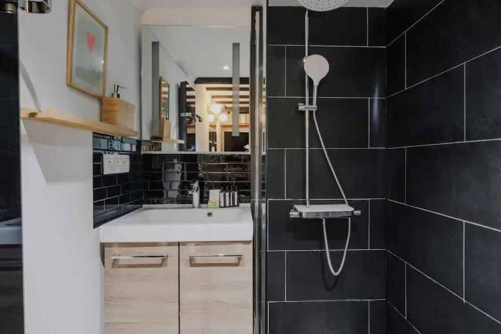 Apartment Duplex Au Coeur Du Marais, 4th Arrondissement