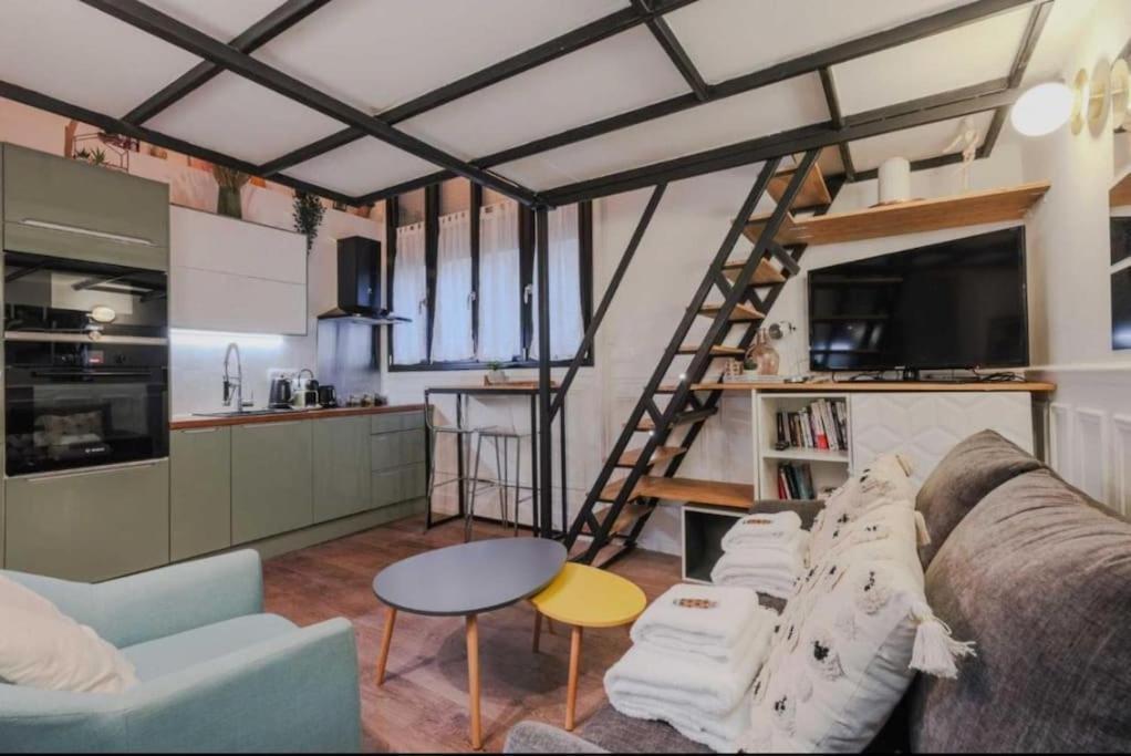 Duplex Au Coeur Du Marais, 4th Arrondissement Apartment